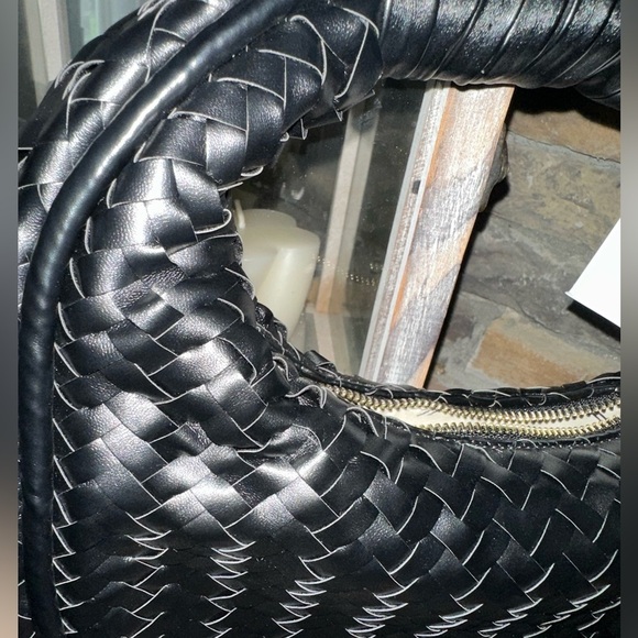 MODA LUXE-Woven Circle Shoulder bag-Black-NWT-Retail $100 - Picture 8 of 11